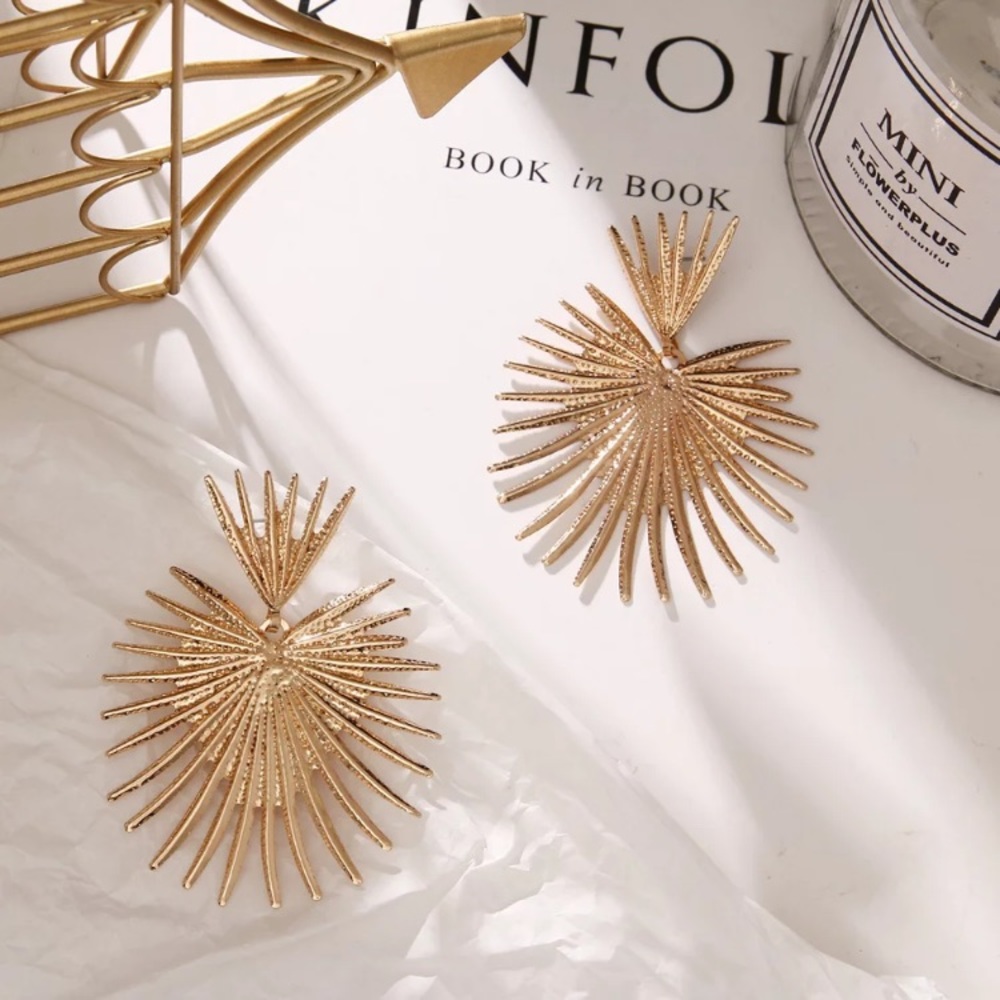 ⭐️ Big Gold Earrings - Picture 3 of 5